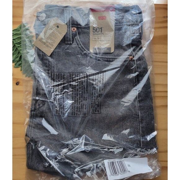 NIB 501 levis short jeans women size 28 - Picture 4 of 4